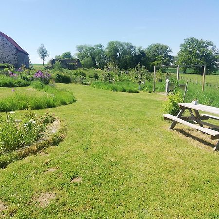 Le Monticule Bed & Breakfast Tardes Bagian luar foto